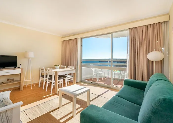 Daire Rocha Sunset *